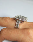 Empress Seal on hand - 18k White Gold and Diamonds - Tess Van Ghert - Rings - 4