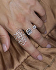 Open Shield - 18K gold and diamonds - Tess Van Ghert