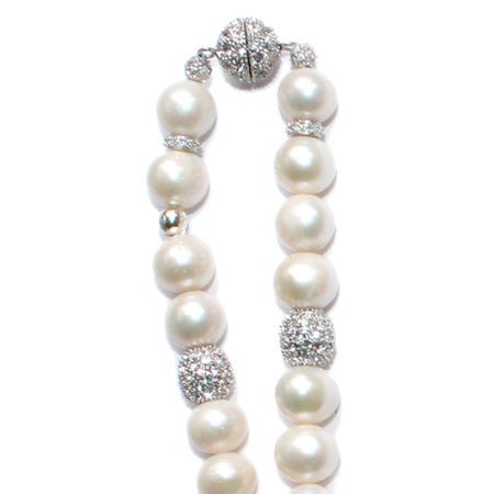 Pearls for Disco Pendant as part of the pearl pendant necklaces women collection- Tess Van Ghert - 2 - zoom of pearls