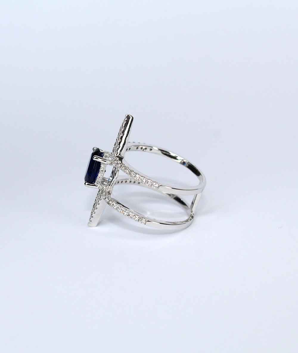 Shard - Stacking Sapphire and Diamond ring - Tess Van Ghert