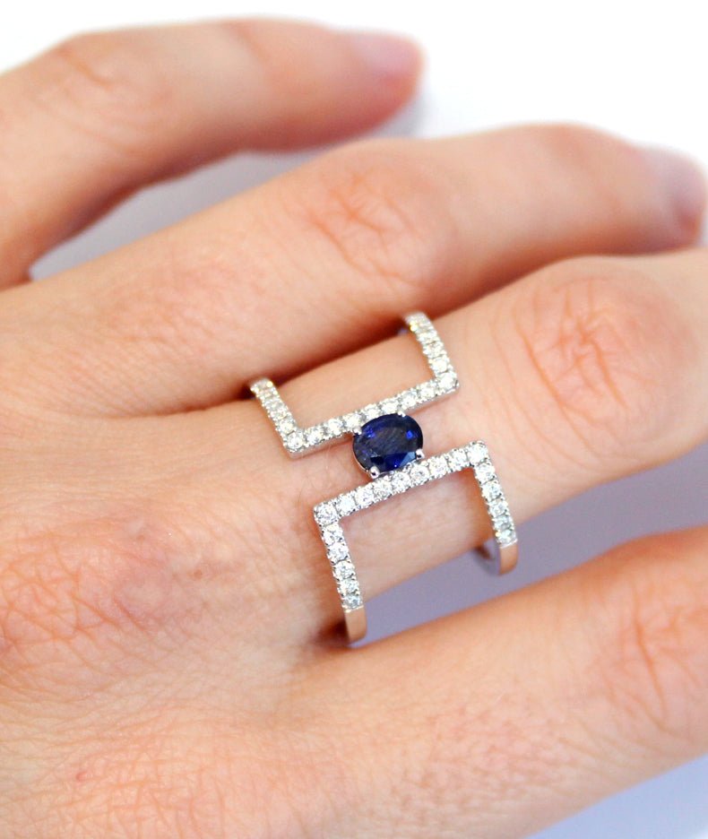 Zen Serenity - 18K White Gold, Diamonds and Sapphire - Tess Van Ghert